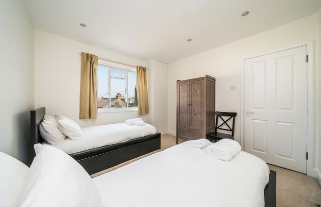 2 Bedroom Flat in Heart of Battersea near Station - Photo 6