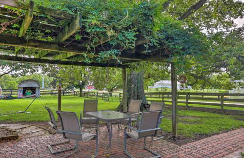 Peaceful Lebanon FarmhouseandRanch with Pool! - Foto 28