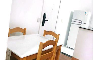 Apartamento com 2 quartos mobiliado, em ótima localização ao lado do shopping e perto de transportes públicos e perto de praias - Foto 6