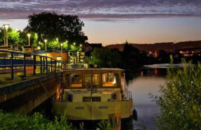 Vintage Houseboats at Niderviller Harbor by Kuhnle-Tours - Foto 6