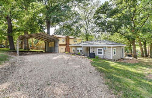 Deck and Dock Access Lakefront Grove Cabin! - Foto 27