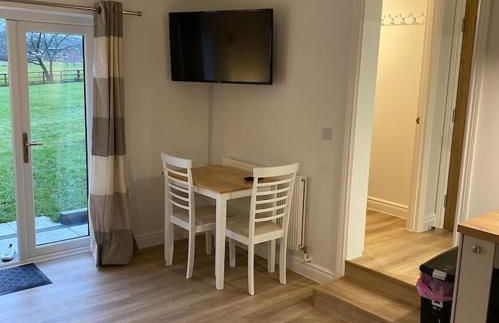 Haven Oaks - Self contained rural lodge 2 - Photo 5