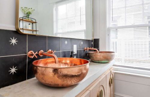 Lace and Leather - Foto 40