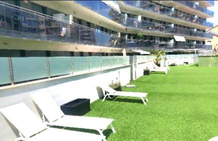 Ideal for families on the beach in Barcelona with a pool - Photo 4