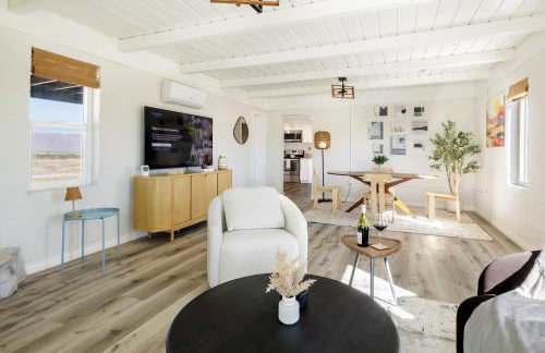 Mid-Century Magic with Mountain Views - Photo 19