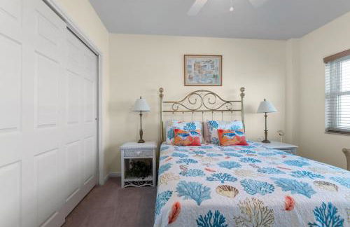 Spacious 3BR Beachfront Condo with Balcony & Parking - Foto 26