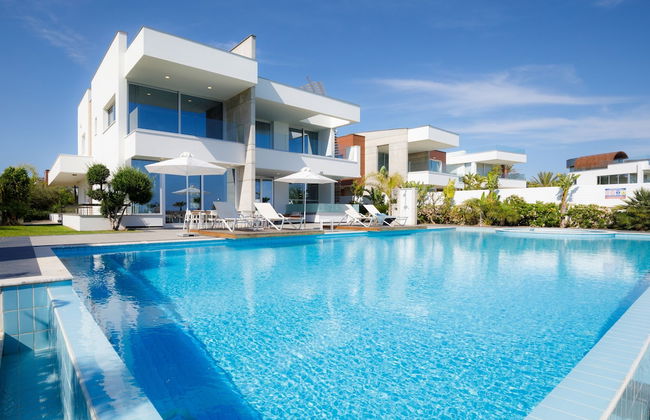 Tranquility Beachfront Villa - Foto 47