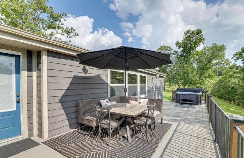 Outdoor Kitchen and Hot Tub Table Rock Lake House - Foto 1