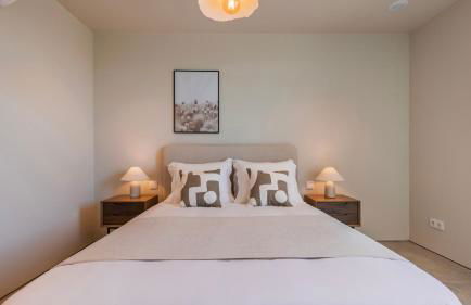 Stunning Beach House with Pool by LovelyStay - Foto 42