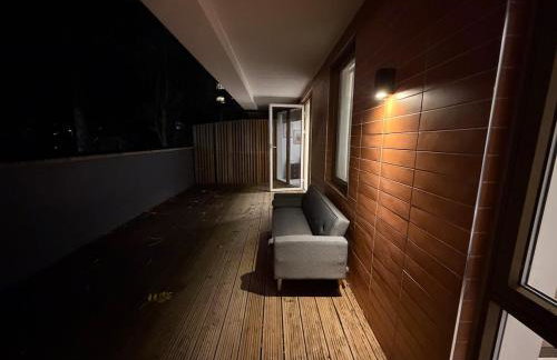 Modern and Spacious 3BR Flat W Balcony - Sleep 12 - Foto 9