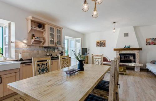 Holiday Home Rustic - Two Bedroom Holiday Home with Private Pool - Photo 9