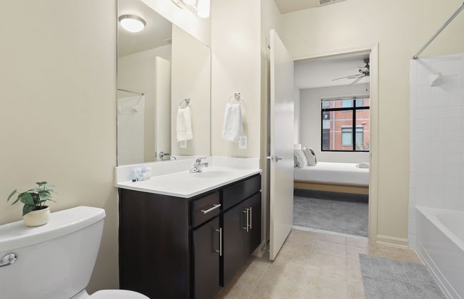 DC Charm in Crystal Apartments - Foto 80