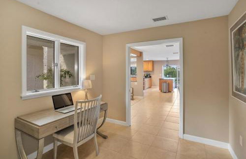 Paradise with a pool, pier and private beach area - Foto 18