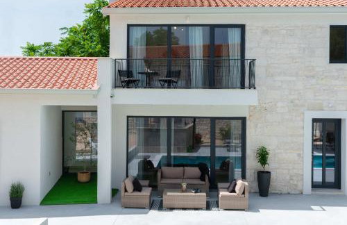 Designer Villa Simone - Modern & Heritage Style with Office - Foto 38