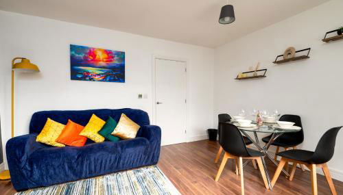 Ideal 2 Bedroom Ground floor Apartment By Jesswood Properties for Contractors & Business, Free Parking and Wifi - Foto 1