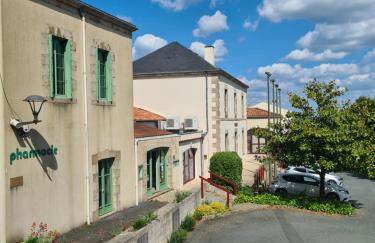 Dors Fée Duplex avec Toit-Terrasse et Salle de Jeux - Centre Bourg à 4 min du Puy duFou - Foto 17