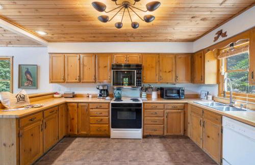 Secluded-Pvt Hot Tub-Free Daily Tickets-Walk to Table Rock Lake - Foto 14