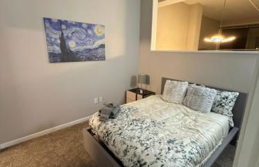 Luxury Downtown Cityview Suite Skywalk Access and Free Garage Parking - Foto 64