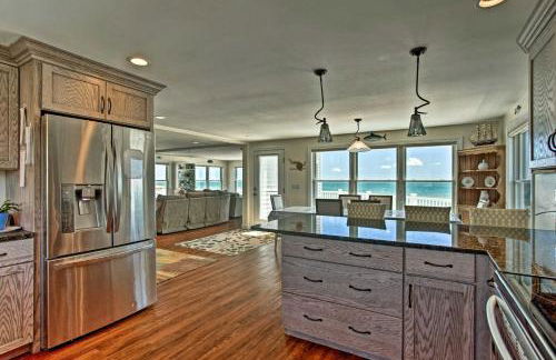 Sunny Beach House Getaway - Steps From Water! - Foto 14