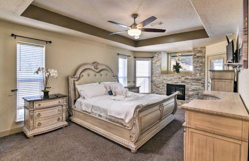 Waterfront Family Home with Patio in Hitchcock - Foto 11