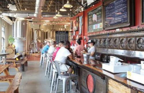 Breakfast at Tiffanys Downtown Newport News - Foto 32