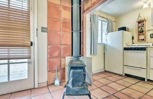 Studio-Style Log Cabin near Carson National Forest, New Mexico - Foto 14