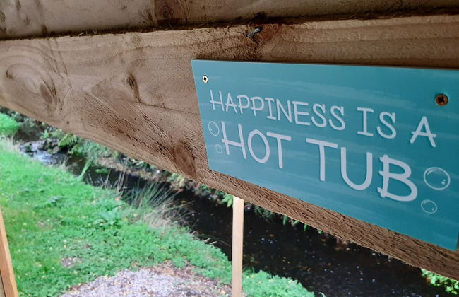 Min yr Afon - Cabin - Sleeps 2 - Hot Tub - Parking - Photo 18