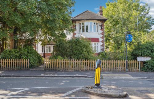 2 Bedroom Flat with Garden - Foto 23