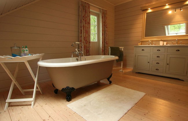 Countryside Chalet in Bomal sur Ourthe With Sauna, Balcony - Photo 14