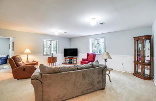 Spacious Home with Hiking Trail Access in Bristol! - Foto 24