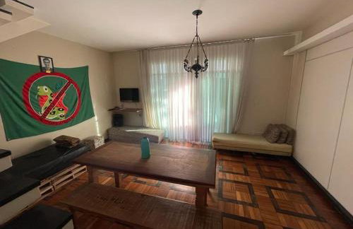 Casa espaçosa no centro - Foto 3