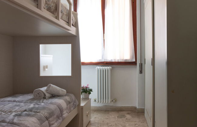 Mamma Ciccia Holiday Home - Lake Front Apartment - Foto 6