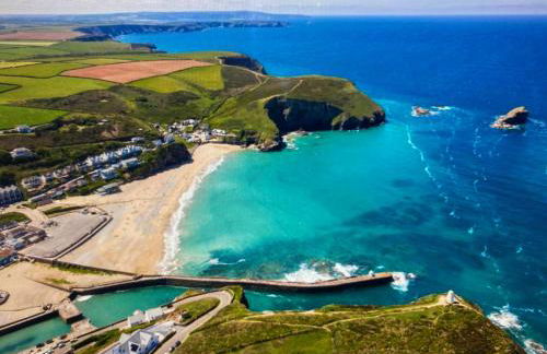 Simply the best ! 4 min walk to Beach, Pubs, Restaurants, Shops, Htd Pool, Hottub, Games rm, 1 acre Garden, BBQ's Coast to Coast cycle path, Beautiful, Bassets acre, Only six 1-3 bedroom SUPERB apartments, Free Parking and WIFI - Foto 29