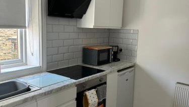 Brighouse 2 bedhouse central contractors welcome - Foto 2, Other