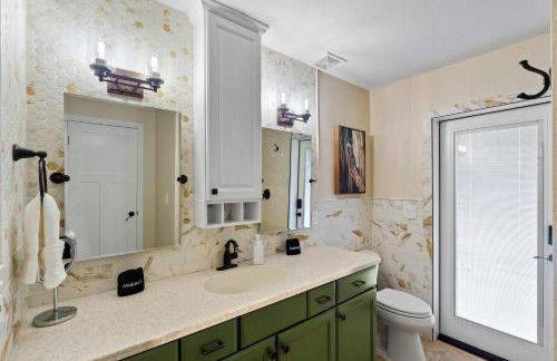 Sleeps 18 Private Pool & Hot Tub Playground - Photo 23