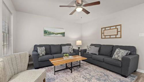 Cozy 2BR Comfort Near Texas A&M • EV-Friendly - Foto 2