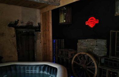 LE COCON l'unique expérience Cinéma room de la Grange Savoyarde 1km du Lac d'Annecy - Foto 2
