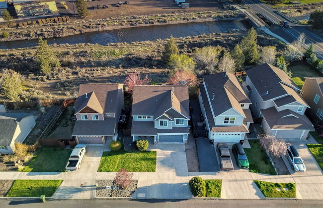 Ponderosa Pines by Avantstay Gorgeous Deck, 10 Mins From Central Bend Family Friendly, - Foto 7