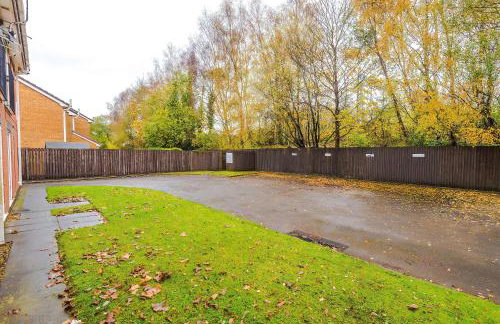 Long Stays Offers , New 2 Bed APT , Sleeps 3 , Wigan , Perfect for Relocations , Contractors , Families - Photo 23