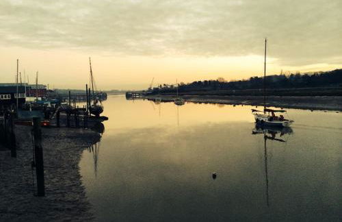 Charming Tudor riverside house - Foto 3