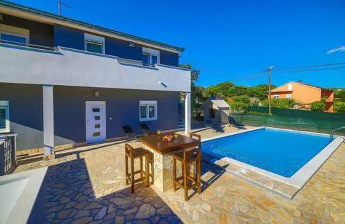 Idyllic Holiday Home With Private Pool, Sun Deck, and Organic Garden - Foto 17