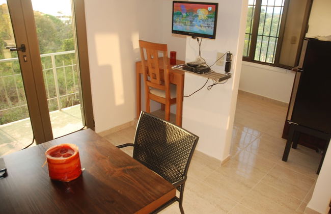 E&J Boutique Residences - Photo 30