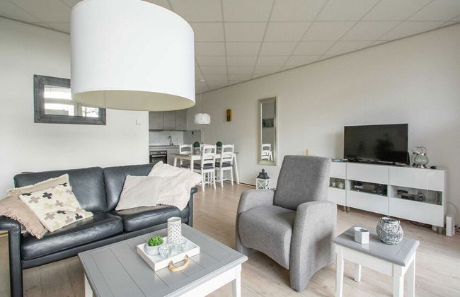 An Apartment That is Attractively Furnished - Foto 48