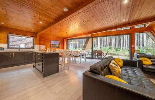 Woodpecker - Photo 8