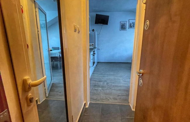 Wanderlust Studio by Rosy in Sofia City Center - Photo 12