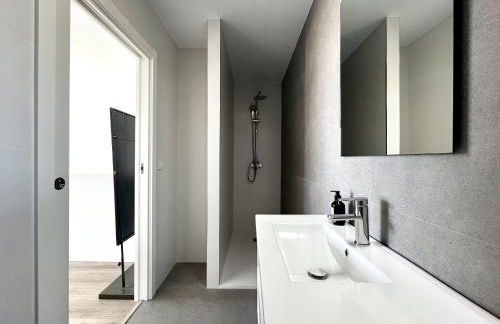 Premium Penthouse Seasonal Rental - Photo 18