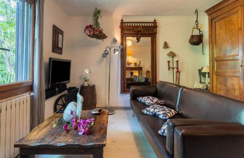 Majestic Holiday Home in Laroque With hot tub - Foto 4