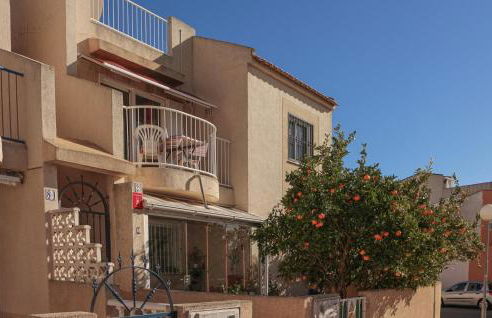 Amazing Apartment In Torrevieja - Foto 9