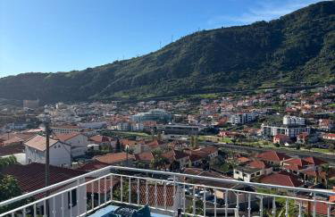 Sea & Mountain View Home in Machico - Foto 1