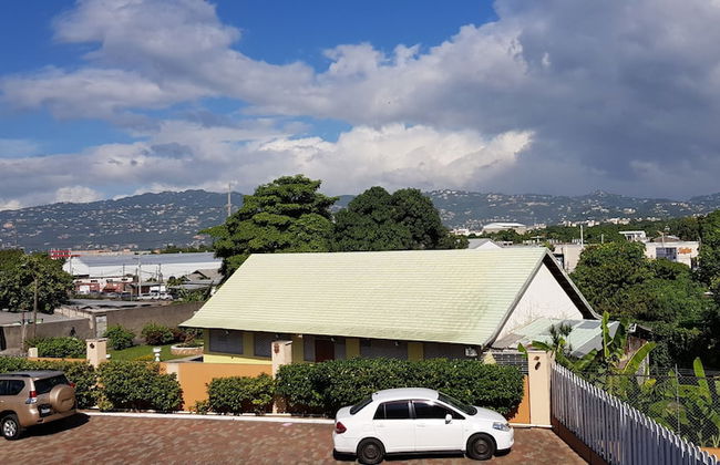 Comfortable Suite 3 - Photo 1